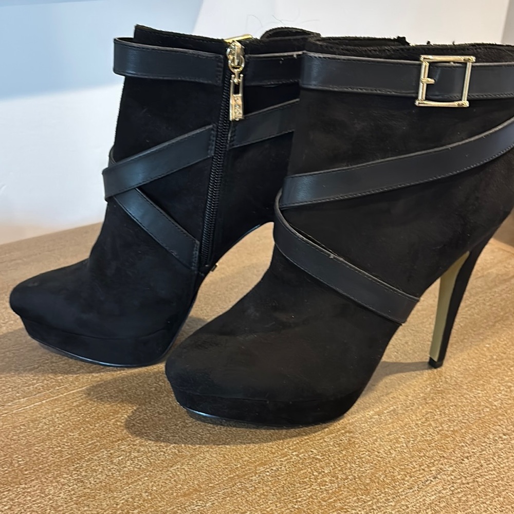 Chic Black Ankle Boots with Buckle Detail
